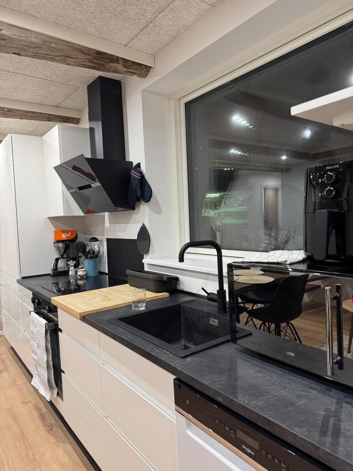 Apartment The Wild Swan - Big House With Many Beds In - Free Parking *